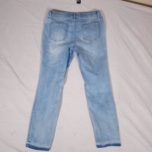 Monroe & Main Floral Embroidered Slim Leg Blue Jeans Womens Size 8 Boho Western - Picture 2 of 16